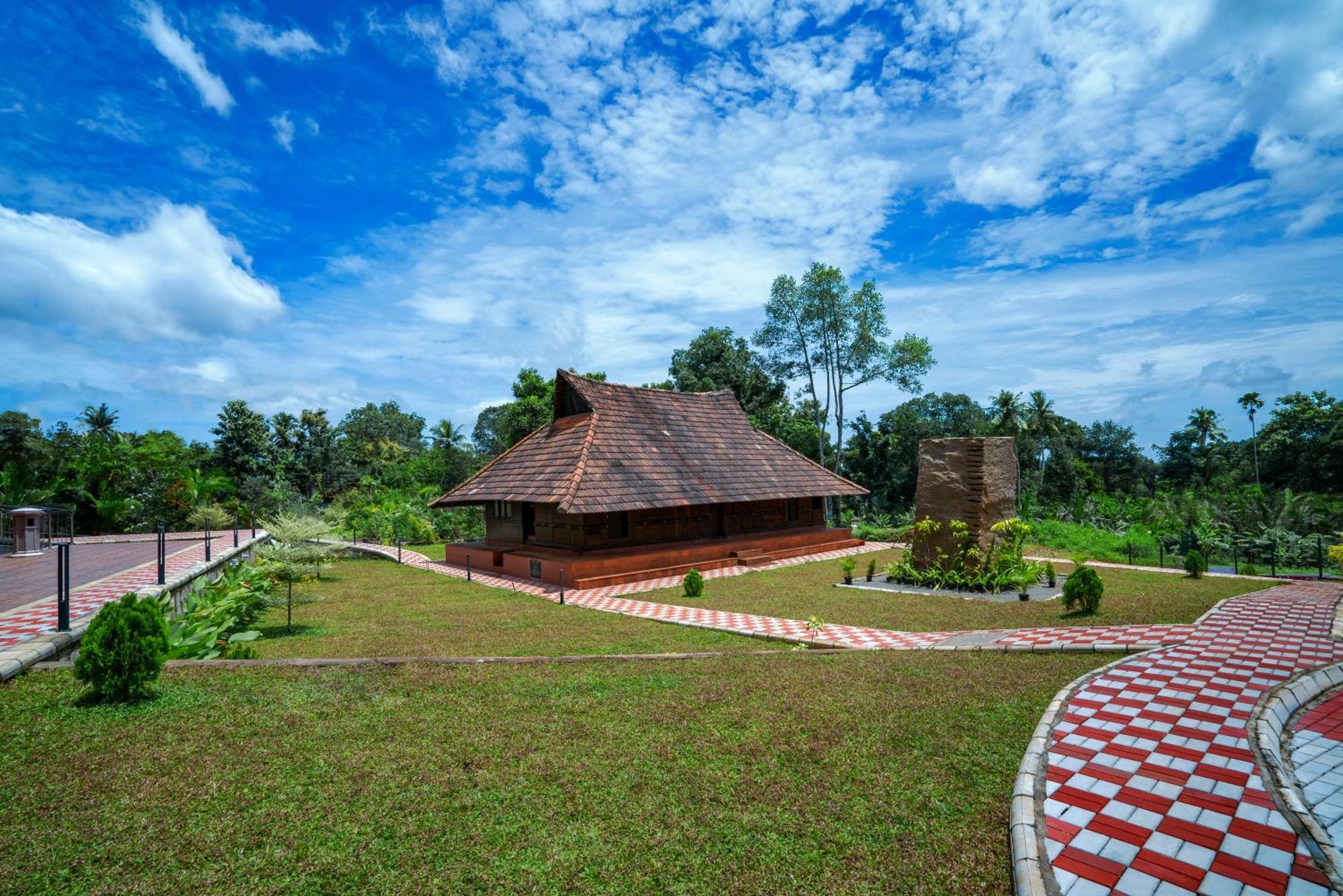 Kumbanad Heritage Hotel Vennikulam Exterior photo